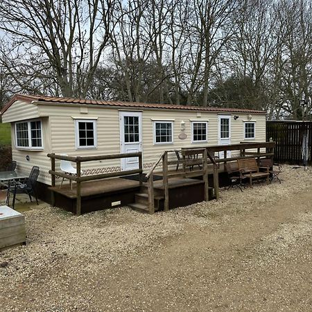 Static Mobile Home Set In Our 20 Acres Of Farmland Horspath Bagian luar foto