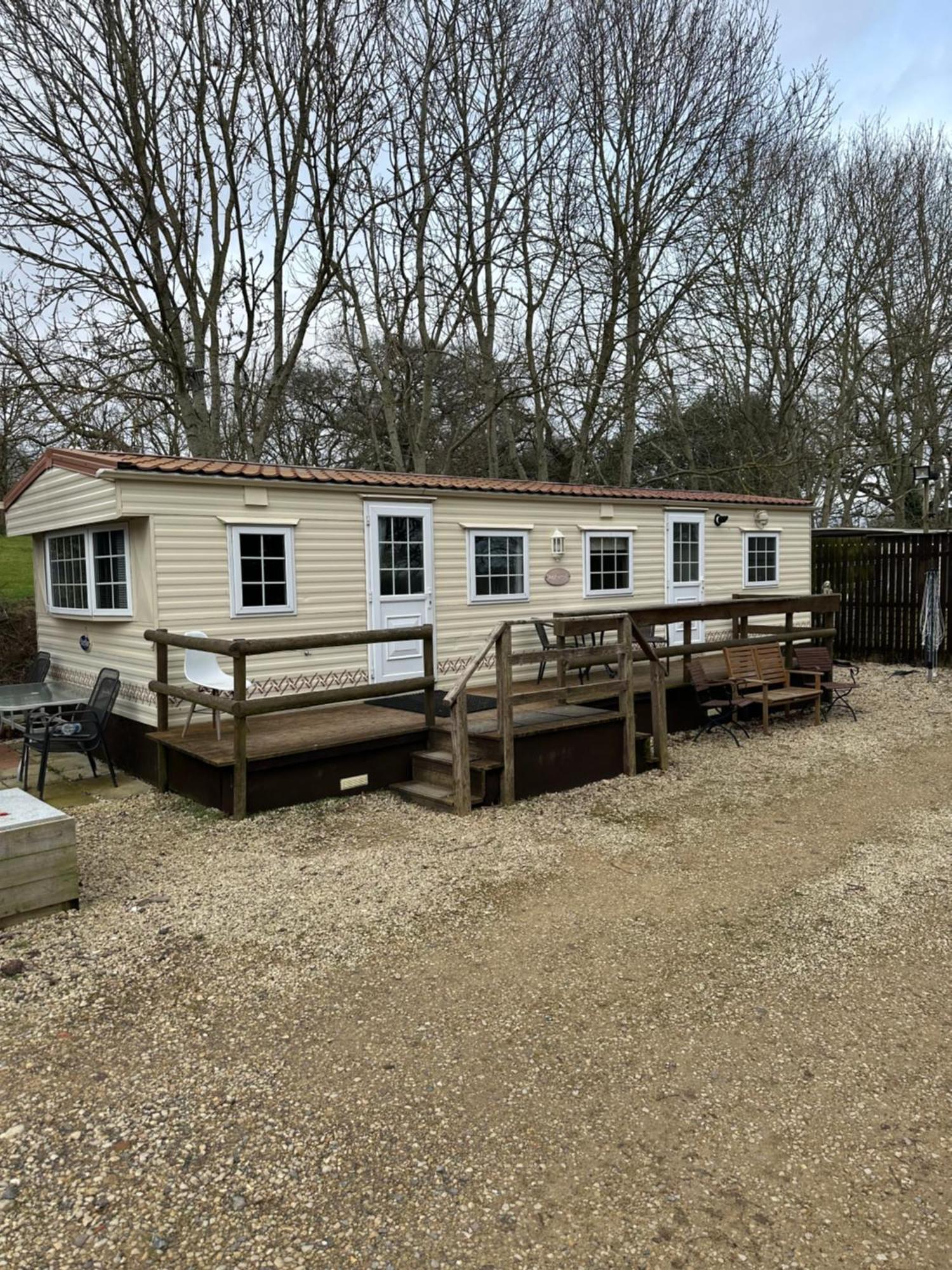Static Mobile Home Set In Our 20 Acres Of Farmland Horspath Bagian luar foto
